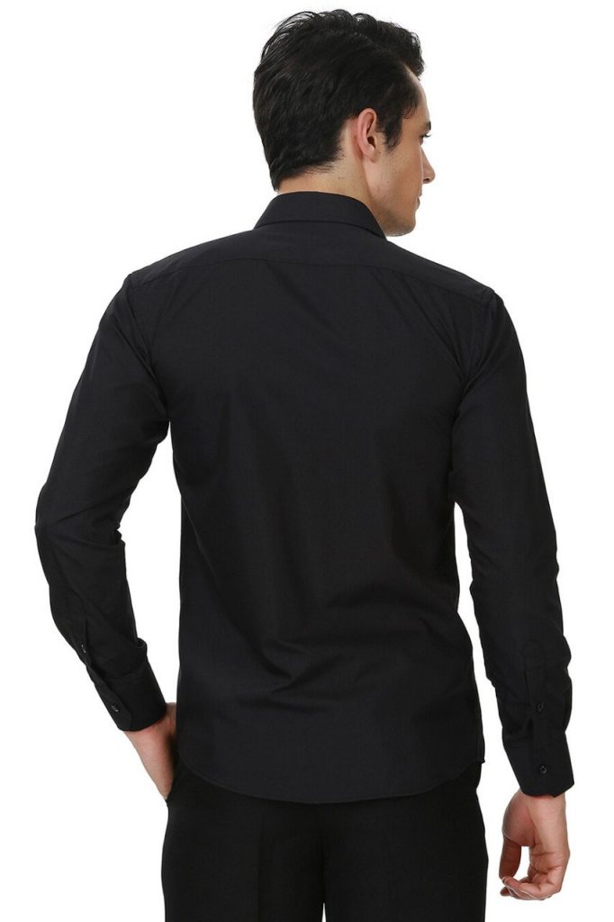 Мужская черная прямая стильная сорочка с длинными рукавами Slim Fit с одним карманом — изображение 4