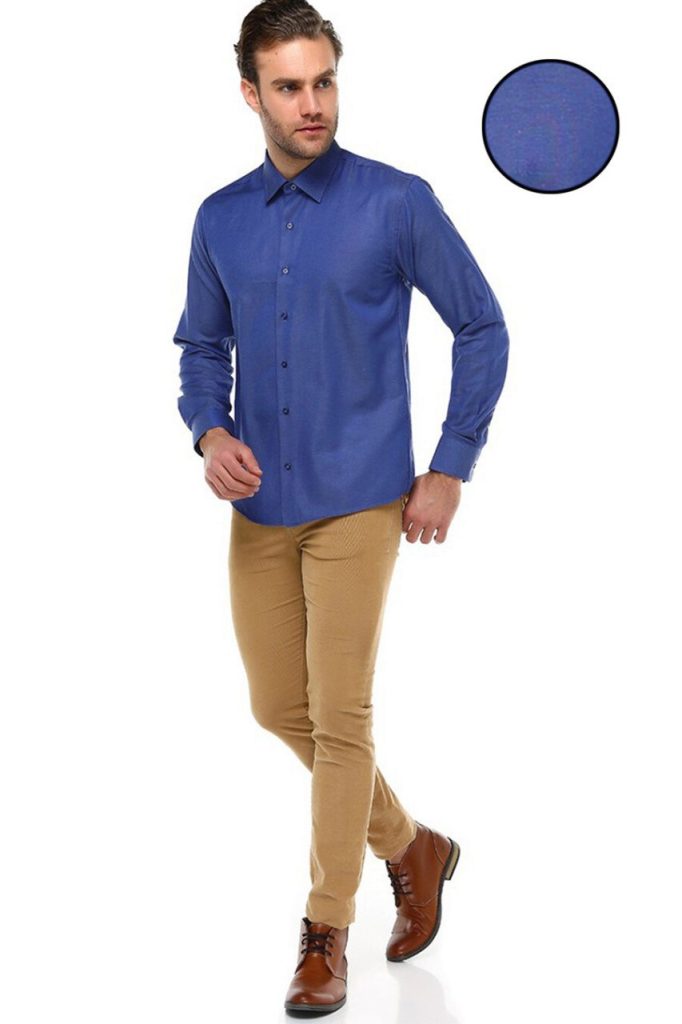 Мужская темно-синяя прямая slim fit рубашка с длинным рукавом и одним карманом — изображение 2