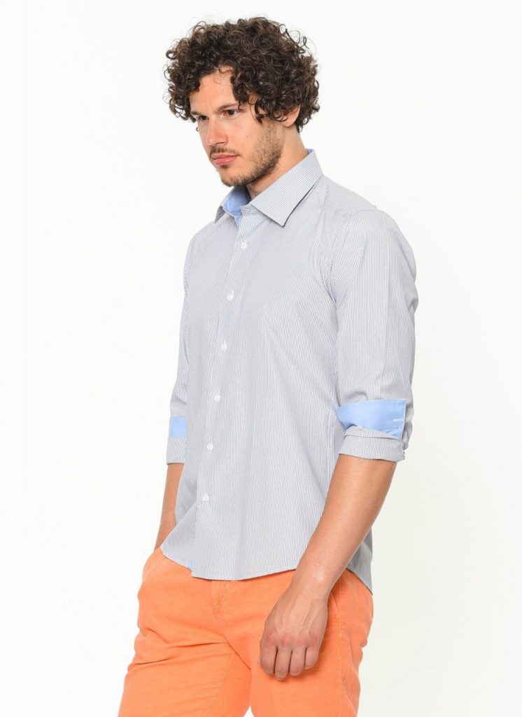 Мужская slim fit рубашка с длинным рукавом, светло-голубая, один карман, состав: 67% хлопок, 33% полиэстер — изображение 3