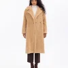 У oversize миди пальто из шубы уникальное сочетание стиля и комфорта. Пухлый теплый материал, карманы, низкий рукав и подкладка. Цвет: верблюд. Размеры: M, L