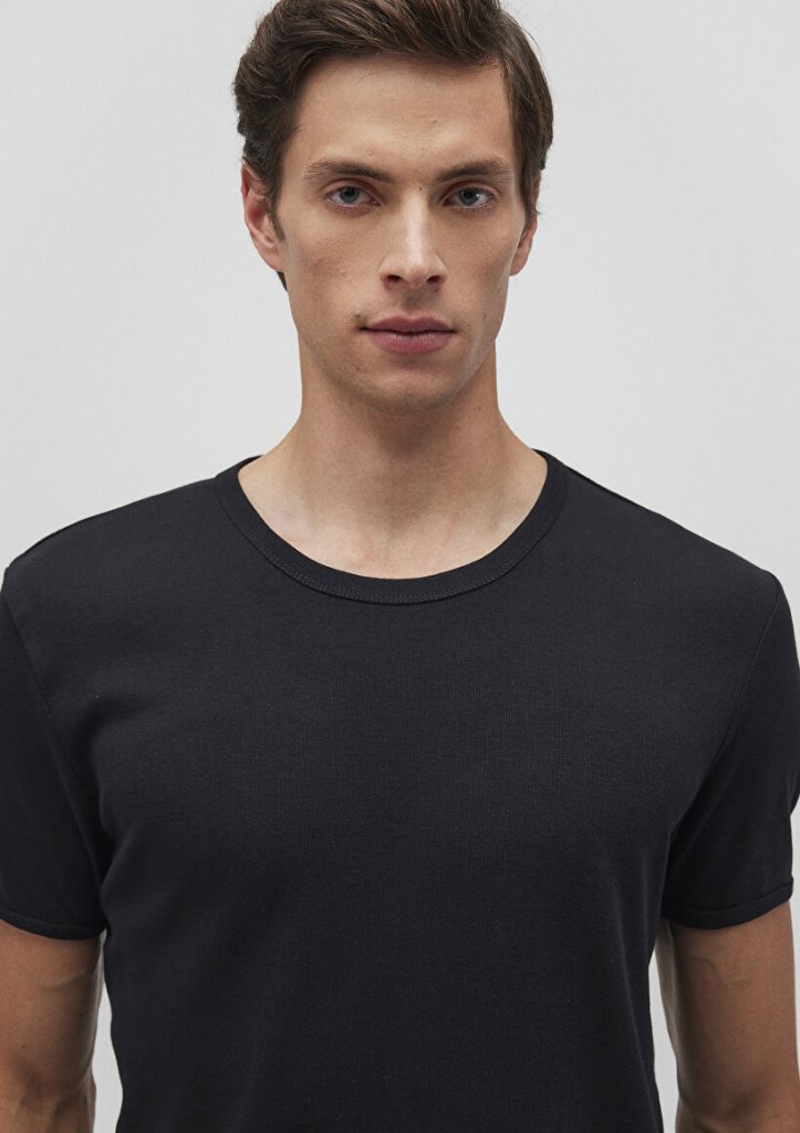 Черная футболка с рибаной, 100% хлопок, slim fit, короткий рукав, супер мягкая ткань, подходит как основный слой — изображение 6