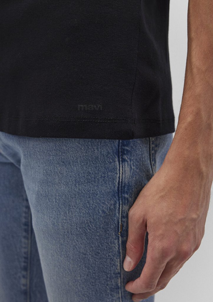 Черная футболка с рибаной, 100% хлопок, slim fit, короткий рукав, супер мягкая ткань, подходит как основный слой — изображение 5