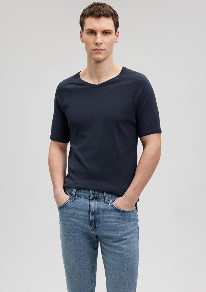 Футболка с v-образным вырезом и ribana, темно-синяя, 100% хлопок, slim fit, короткий рукав, мягкая ткань, бренд MAVI, размеры S, XS, L, XXL, M