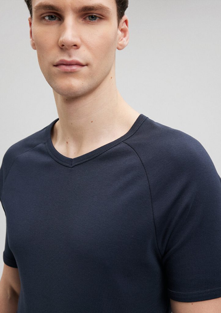 Футболка с v-образным вырезом и ribana, темно-синяя, 100% хлопок, slim fit, короткий рукав, мягкая ткань, бренд MAVI, размеры S, XS, L, XXL, M — изображение 6