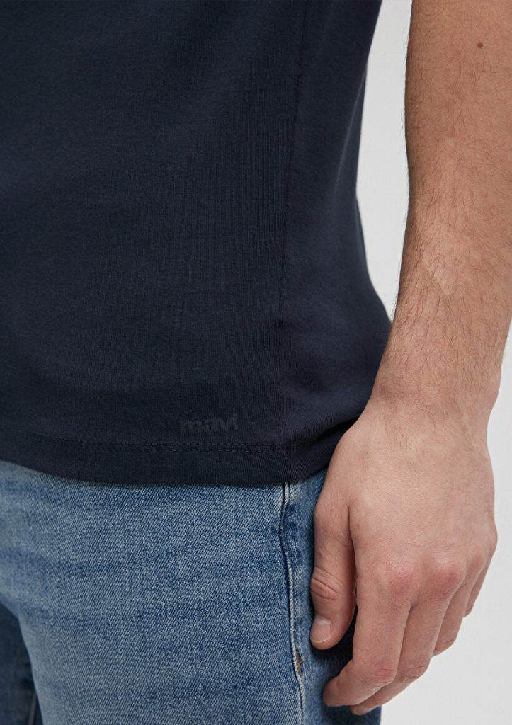 Футболка с v-образным вырезом и ribana, темно-синяя, 100% хлопок, slim fit, короткий рукав, мягкая ткань, бренд MAVI, размеры S, XS, L, XXL, M — изображение 5