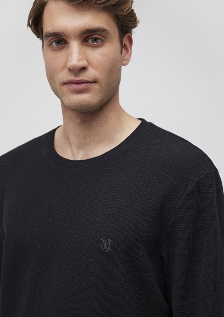 Черная футболка с длинным рукавом Slim fit, круглый вырез, 100% хлопок, доступна в размерах S, M, L, XL, XXL, XS — изображение 5