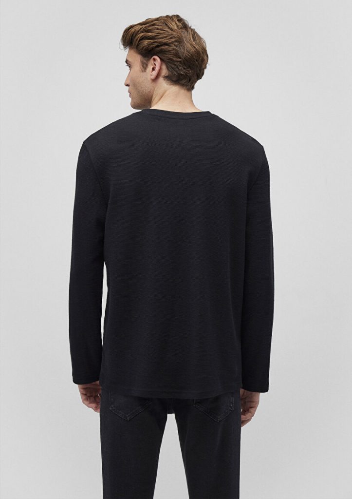 Черная футболка с длинным рукавом Slim fit, круглый вырез, 100% хлопок, доступна в размерах S, M, L, XL, XXL, XS — изображение 4