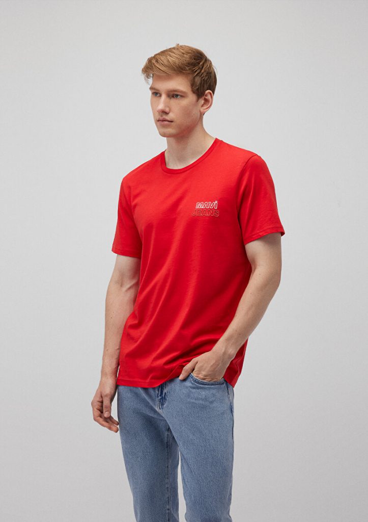 Красная футболка с принтом Mavi Jeans из 100% хлопка, доступна в размерах S, M, L, XL, XXL, стильный логотип в коллекции — изображение 2