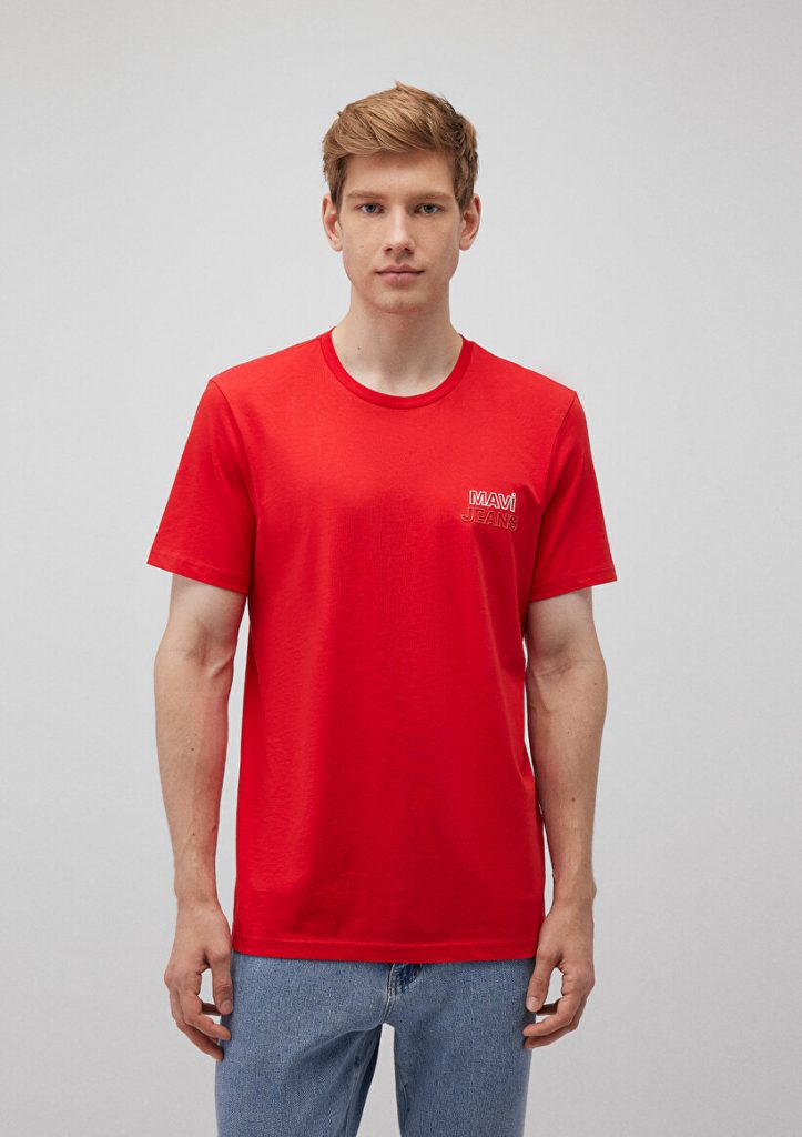 Красная футболка с принтом Mavi Jeans из 100% хлопка, доступна в размерах S, M, L, XL, XXL, стильный логотип в коллекции — изображение 3
