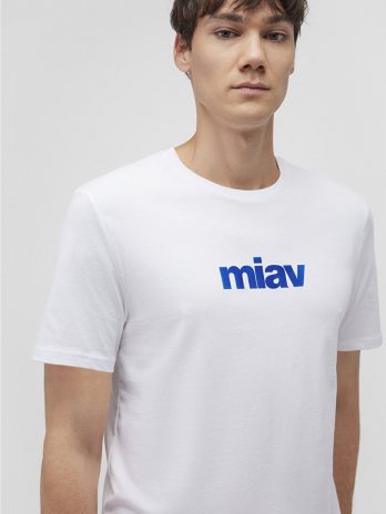 Футболка белая с принтом Miav от Mavi, 100% хлопок, поддержите заботу о животных с нашим стильным дизайном