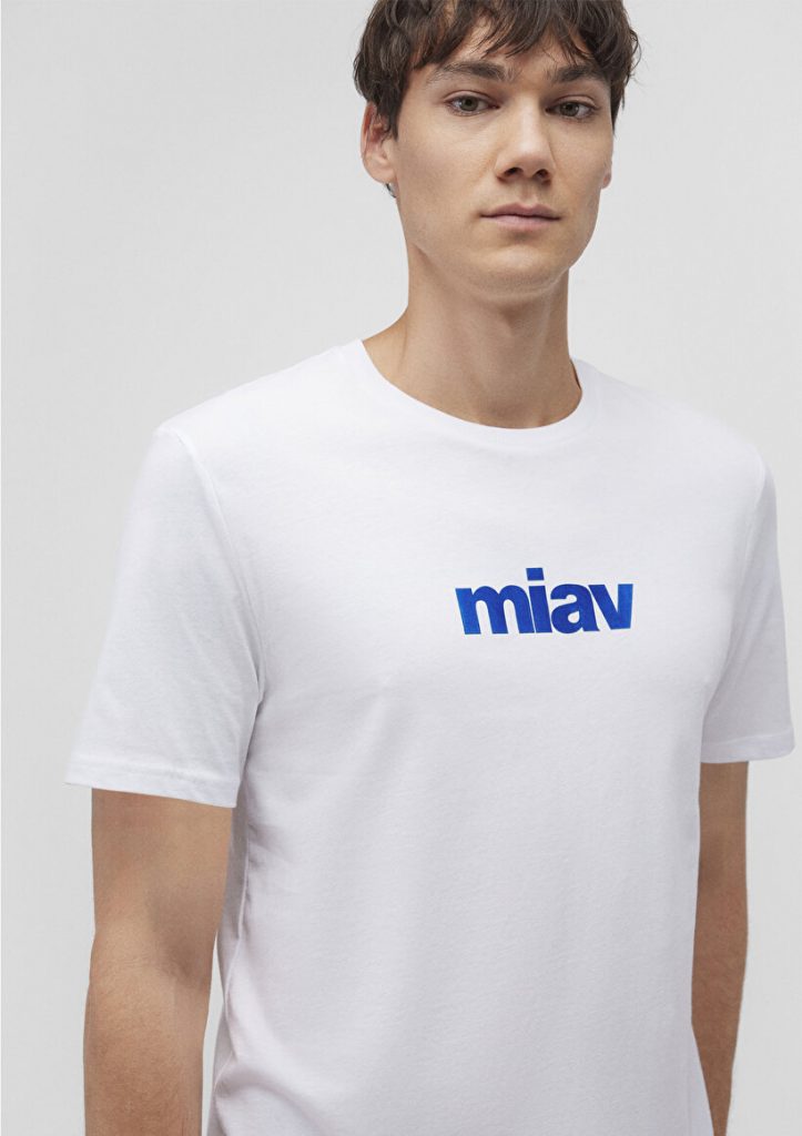 Футболка белая с принтом Miav от Mavi, 100% хлопок, поддержите заботу о животных с нашим стильным дизайном
