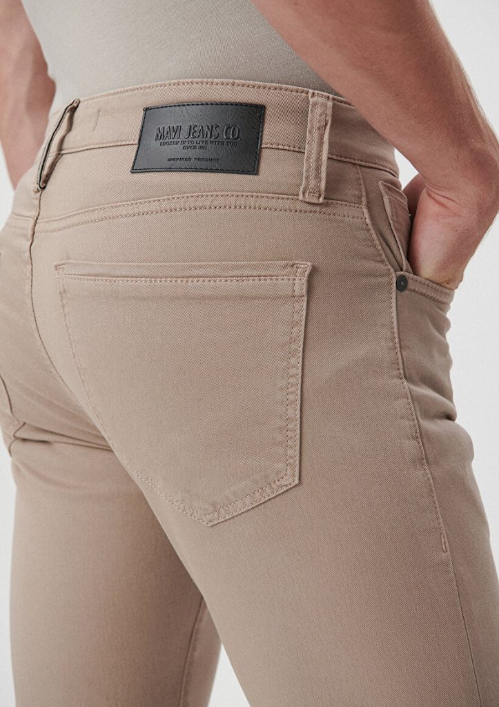 Мужские брюки James Mavi Black из коллекции Gabardin, облегающего кроя, из 97% хлопка и 3% эластана, идеальны для комфорта и свободы движений — изображение 7