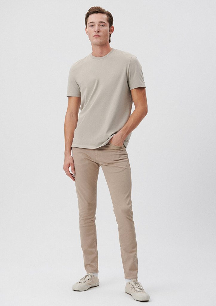 Мужские брюки James Mavi Black из коллекции Gabardin, облегающего кроя, из 97% хлопка и 3% эластана, идеальны для комфорта и свободы движений