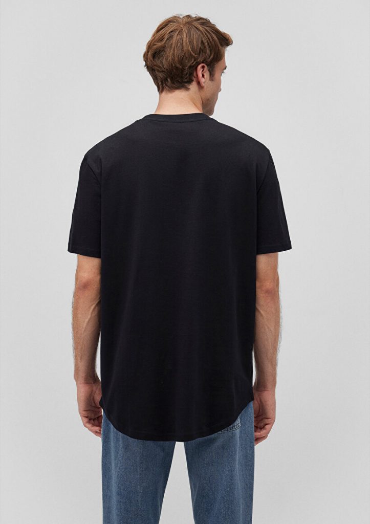 Удлинённая чёрная базовая футболка MAVI из 100% хлопка, Slim Fit, с коротким рукавом и круглым вырезом, доступна в размерах S, XS, M, L — изображение 4