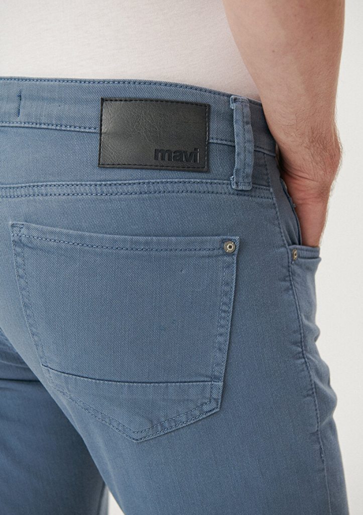 Джинсы MAVI Jake Mavi Black, узкие, прямого кроя, 98% хлопок, 2% эластан, доступны в размерах 28-31 — изображение 7
