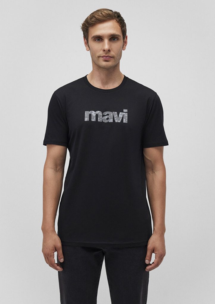 Чёрная футболка с логотипом Mavi из 100% хлопка, доступна в размерах S, M, L, XL, XXL — изображение 3