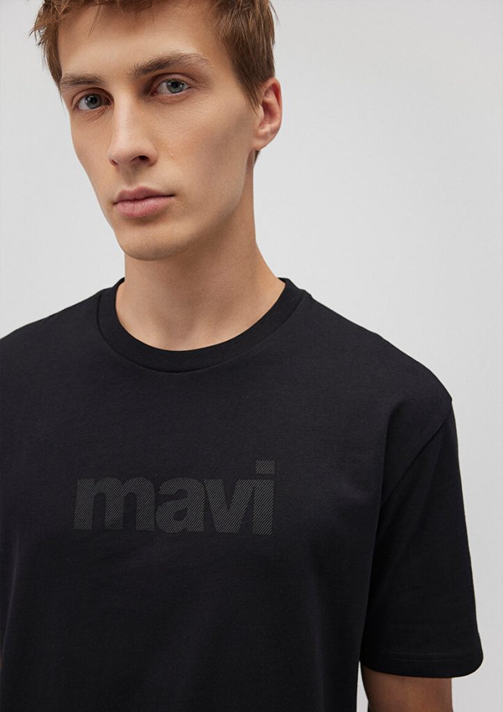 Черная футболка с синим логотипом MAVI из 100% хлопка, доступна в размерах S, M, L, XL, XS — изображение 5