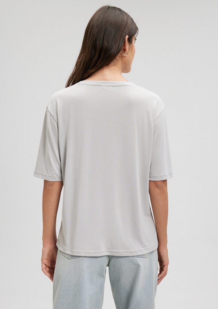 Мужская футболка TENCEL TM серого цвета,regular fit, с коротким рукавом и круглым вырезом, мягкая и дышащая, 79% Modal (Tencel™), 21% Polyester — изображение 4