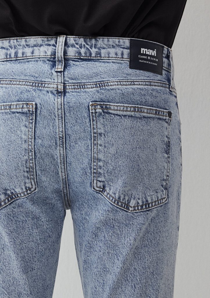 Джинсы Milan Classic Denim светло-голубого цвета с зауженным кроем, 99% хлопок, 1% эластан, размеры 27-34 от бренда MAVI — изображение 7