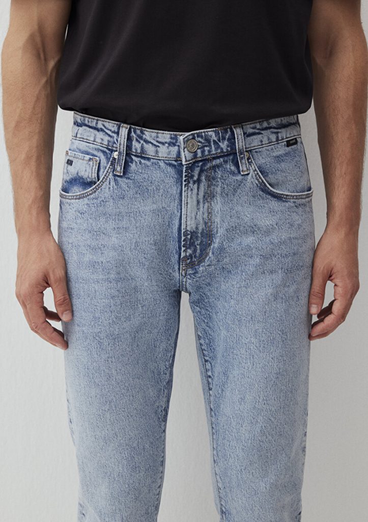 Джинсы Milan Classic Denim светло-голубого цвета с зауженным кроем, 99% хлопок, 1% эластан, размеры 27-34 от бренда MAVI — изображение 6