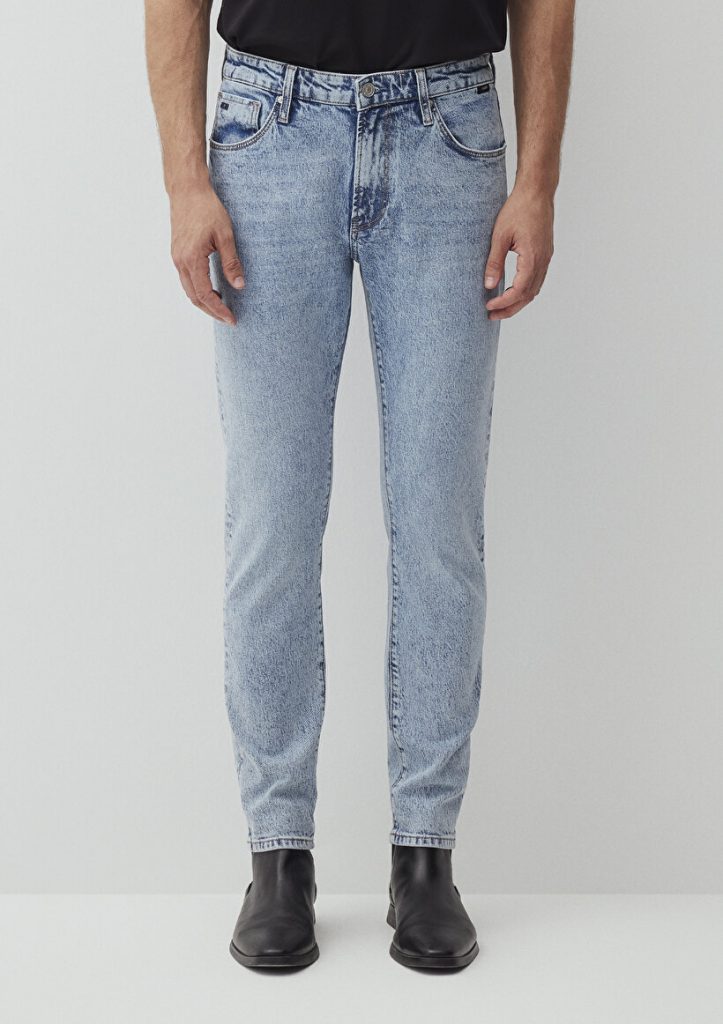 Джинсы Milan Classic Denim светло-голубого цвета с зауженным кроем, 99% хлопок, 1% эластан, размеры 27-34 от бренда MAVI — изображение 3