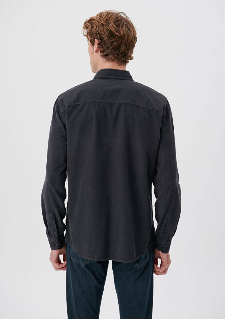 Серая рубашка Mavi из коллекции Black, свободный крой, ткань Tencel, без пуговиц, стильный и timeless дизайн для городского мужчины — изображение 3