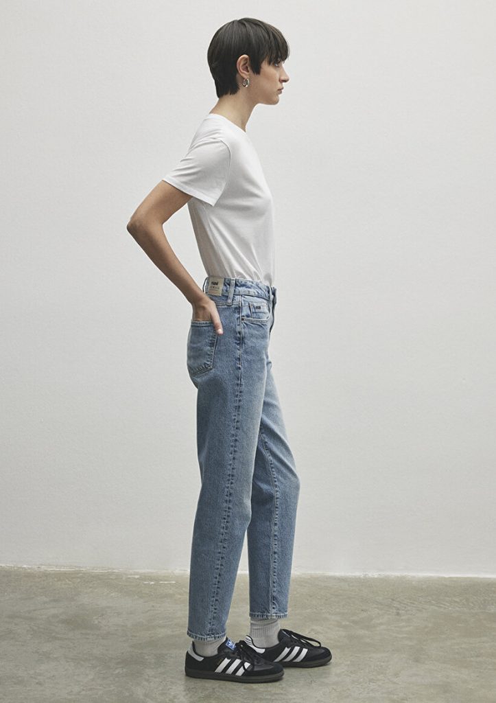 Джинсы Mom Jean Cindy Classic Denim светло-голубые с высокой талией, облегающим кроем и текстурированной тканью от MAVI — изображение 5