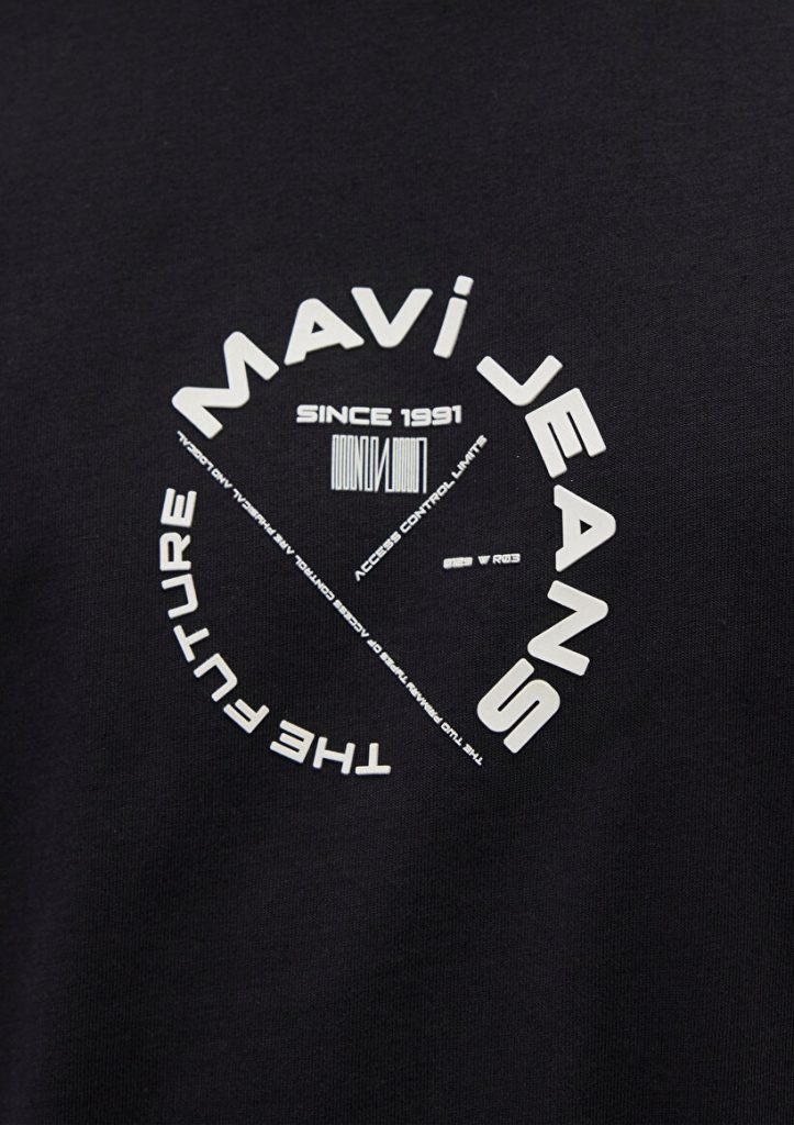Черная футболка с принтом на спине от Mavi Jeans для мужчин, 100% хлопок, доступна в размерах S, M, L, XL, XXL — изображение 7