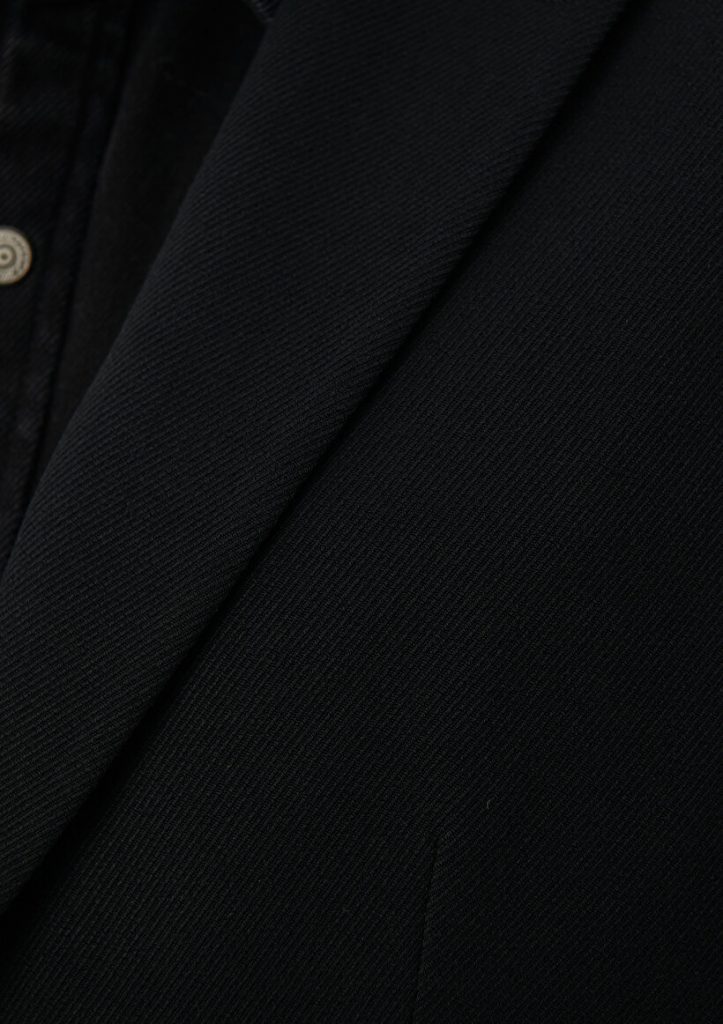 Черный блейзер MAVI, коллекция Black, oversize, крученый воротник, два кармана, стиль для городских мужчин — изображение 6