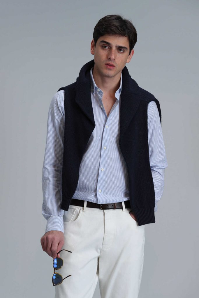 Удобная классическая мужская рубашка Varda Slim Fit синего цвета, доступные размеры S, M, L, XXL — изображение 3