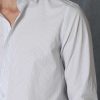 Умная рубашка Sarida для мужчин Comfort Fit белого цвета, доступна в размерах M, L, XL, XXL — изображение 3