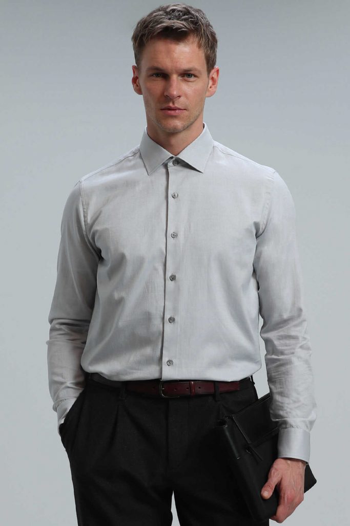 Мужская базовая рубашка slim fit серого цвета, размер S