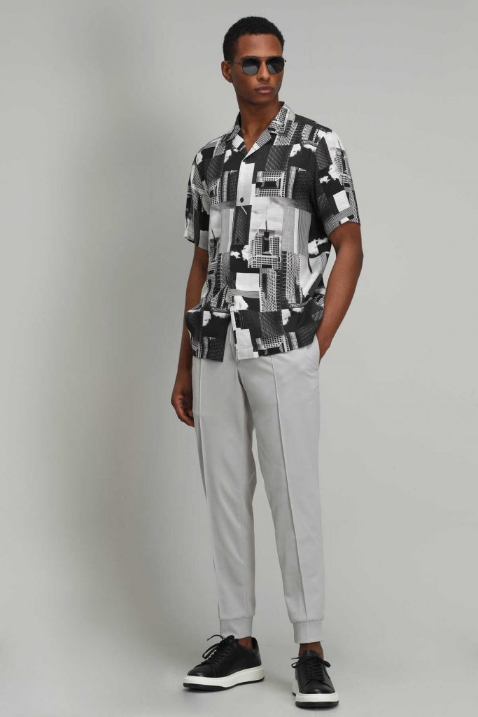 Умная мужская рубашка Veron Resort Fit черного цвета, доступна в размерах S, M, L, XL и XS — изображение 5