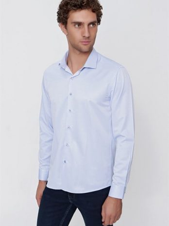 Мужская рубашка slim fit светло-голубого цвета с жаккардовым рисунком, 52% хлопок, 48% полиэстер, без карманов, длинный рукав