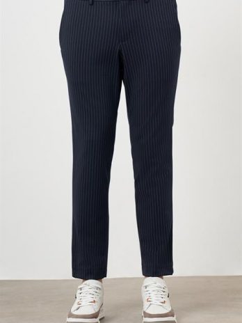 Мужские темно-синие поливискозные брюки с тонкими полосками, slim fit, 75% полиэстер, 20% вискоза, 5% лайкра, с боковыми карманами