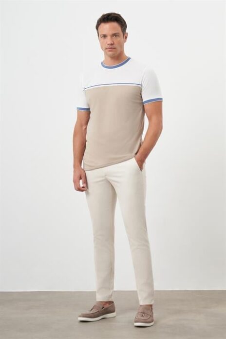 Мужские светло-бежевые брюки чинос slim fit с карманами и застежкой на пуговицу и молнию 95% хлопок, 5% эластан, доступные размеры 40-50 — изображение 3
