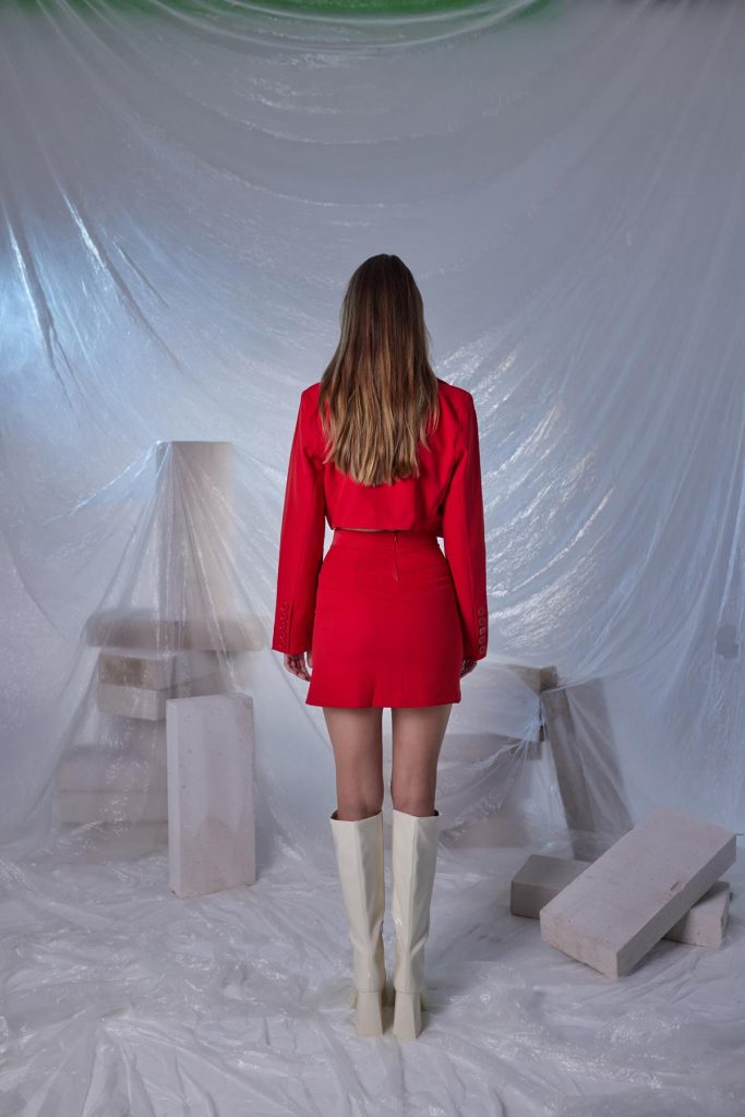 Куртка Panky красная, модель crop, атласная ткань, 100% полиэстер, размеры S, XS, M, L — изображение 5