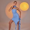 Синее платье с цветочным узором и рюшами, модель XS — изображение 5