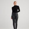 Женские черные брюки Gina из веганской кожи с застежкой на молнии и деталями завязывания в стиле "глазки" — изображение 4