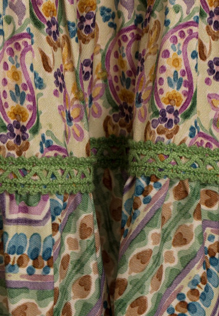 Офисная юбка с резинкой на талии, воланы, комбинированный принт, вискоза и rayon, высокий пояс, размер S, стиль chic — изображение 5