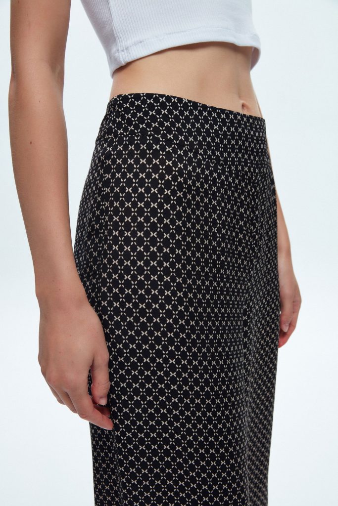 К pantalon с корсетным дизайном Empirme черного цвета от бренда ADL, размеры 34, 36, 40, 46, мягкая ткань 57% фло́ш, 43% вискоза — изображение 2
