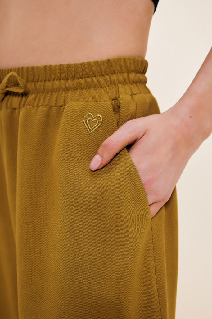 Штаны Olive Moda с резинкой на талии, свободный крой, состав 50% ЛЙОЦЕЛЛ и 50% ВИСКОЗА, стиль Casual, размеры 34-44