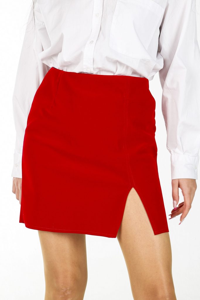 Мини-юбка из красного бархата с разрезом, размеры S, M, L, XL — изображение 4