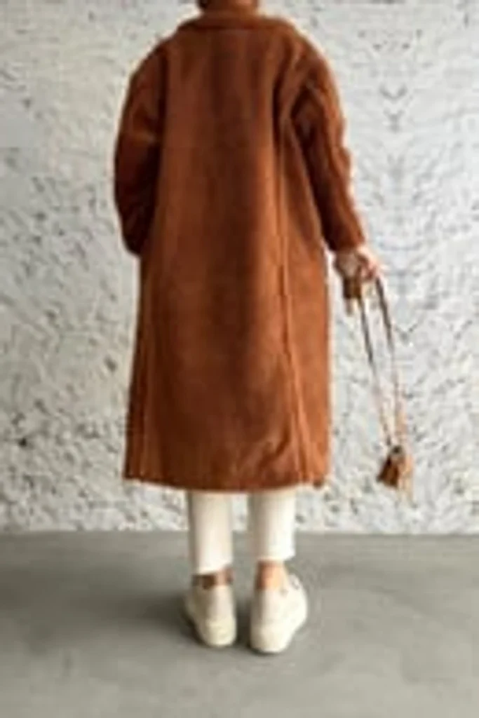 Женское пальто oversize с карманами и двойными пуговицами, из ткани teddy(коричневое) — изображение 2