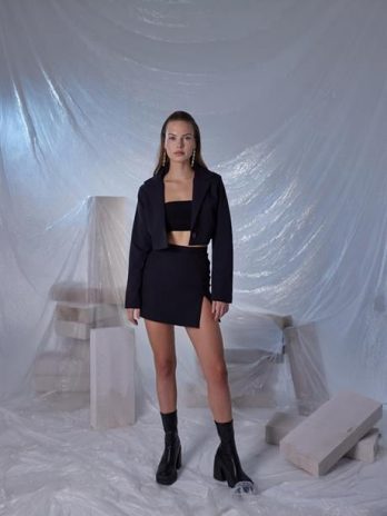 Куртка Panky черного цвета, доступна в размерах S, XS, M и L
