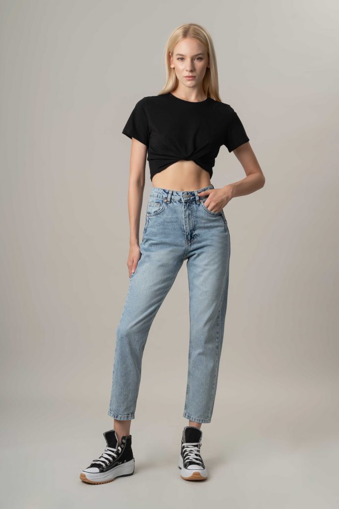 1732176109-zqatv5ulfu-kadin-snow-kot-rengi-100-koton-kumas-mom-fit-denim-pantolon-11945.jpg