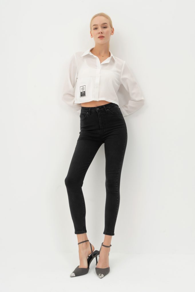 Женские черные джинсы с высокой талией Slim Fit из эластана, размеры 25 и 26 — изображение 2