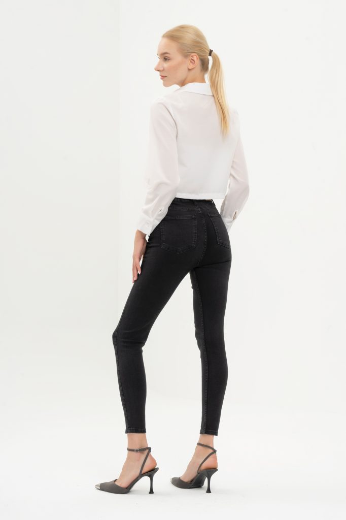 Женские черные джинсы с высокой талией Slim Fit из эластана, размеры 25 и 26 — изображение 3