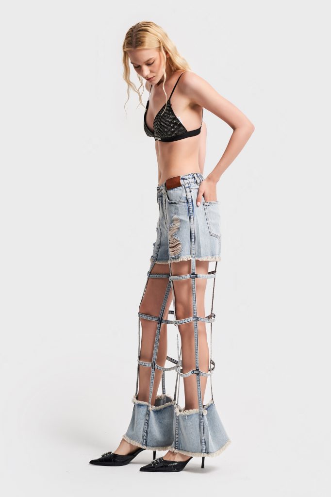 1732176217-3xl9fcwevi-kadin-kot-rengi-pencere-detayli-tasarim-denim-16066.jpg