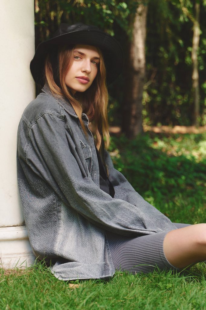 Женский oversize жакет цвета фюме с износостойкими деталями 100% хлопок стандартной длины — изображение 2